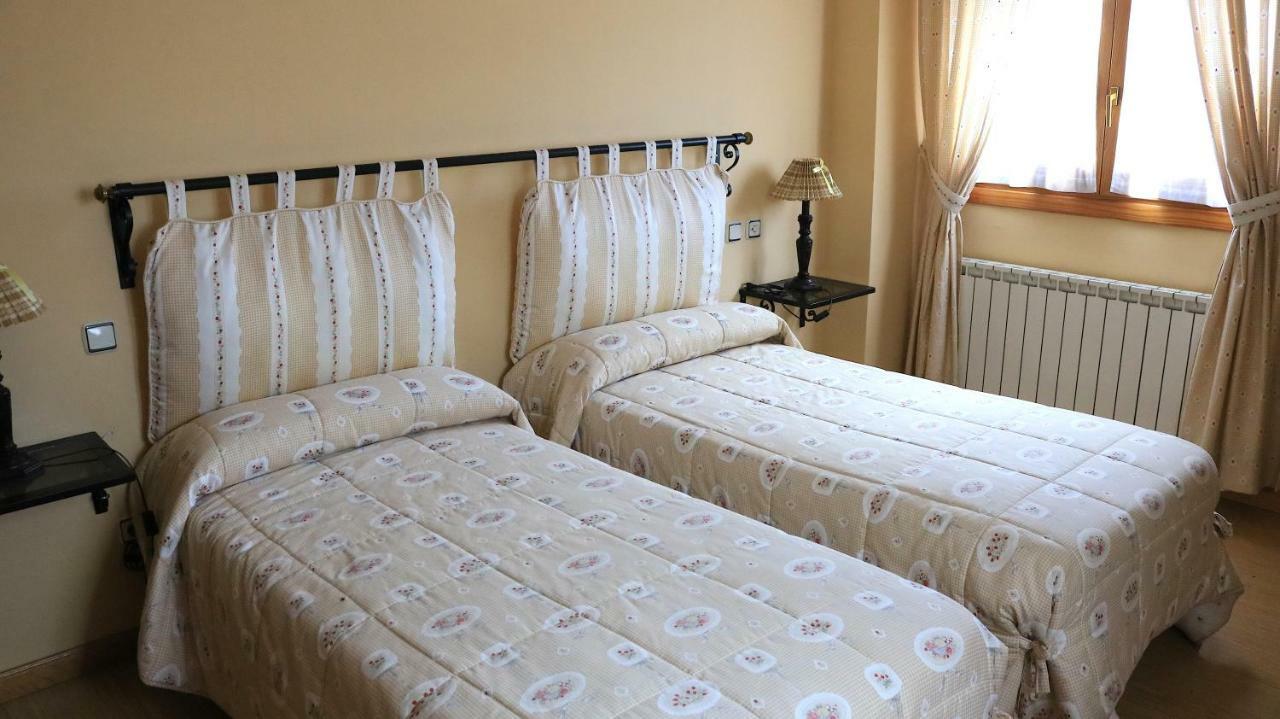 Hotel Miralba Alba de los Cardaños Zewnętrze zdjęcie
